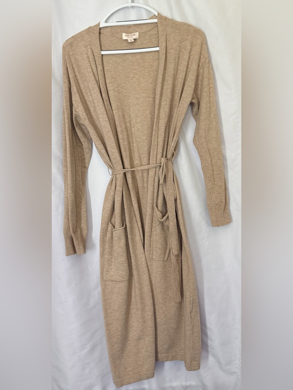 Women's Cream Tie-Waist Long Sleeve Robe with Pockets